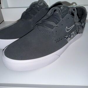 Nike SB Shane O’neill Skate Shoe DH7146-001 Grey Suede Paisley Mens Size 8